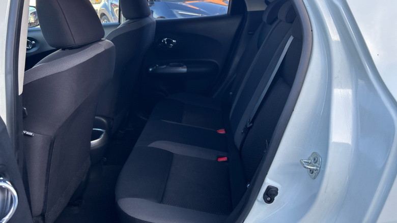 Nissan Juke 1.6 [112] Acenta 5dr CVT Petrol Hatchback